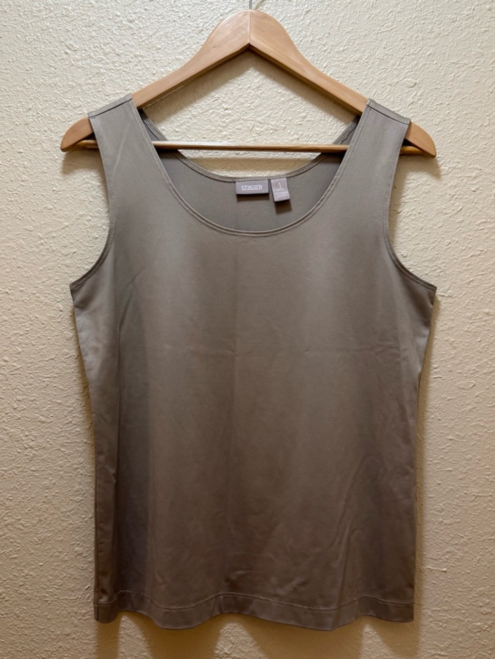Chico's Size 1 Smoky Taupe Tan Soft-Stretch Microfiber Scoop Neck Back Tank Top